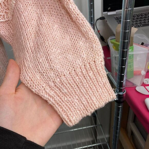 Bonnie & Bill Vintage Pink Embroidered Flowers Lace Appliqué Sweater Size S - Picture 9 of 13